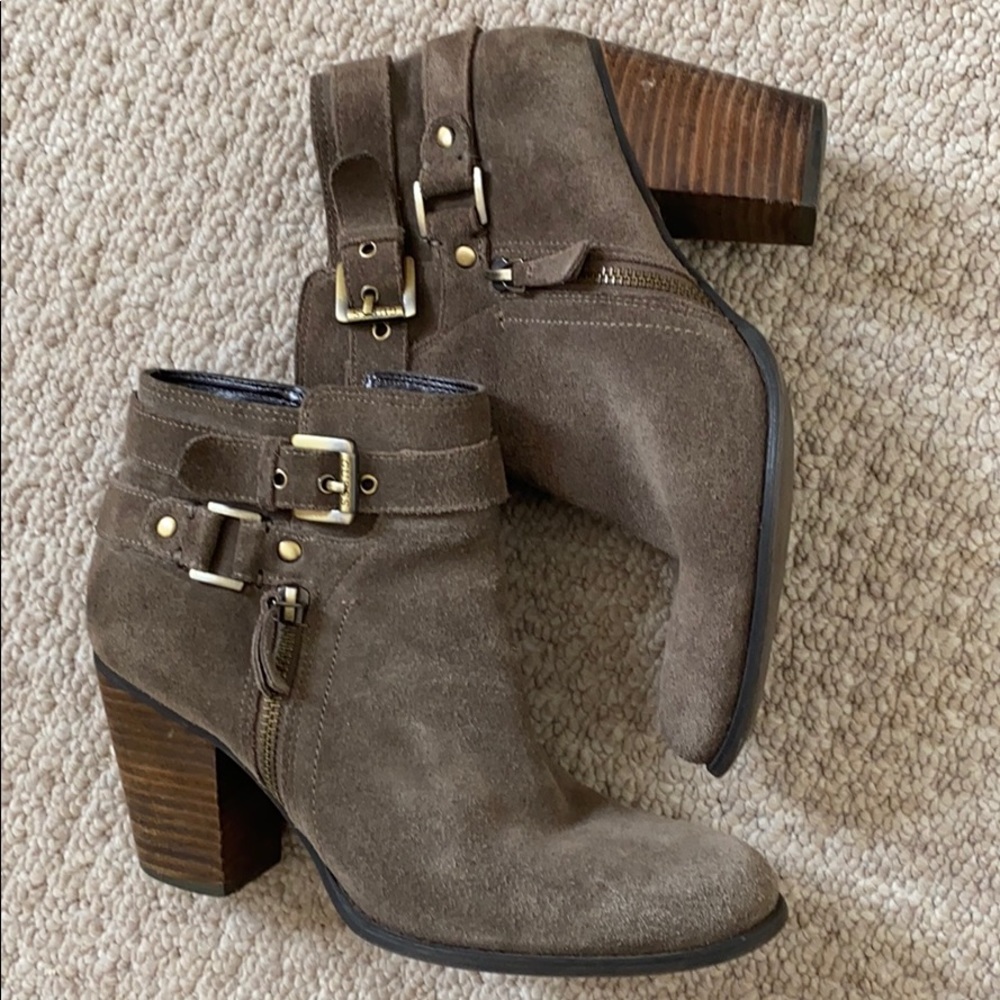 Guess booties! - Picture 3 of 8
